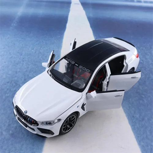 1:24 Diecast BMW MH8 800