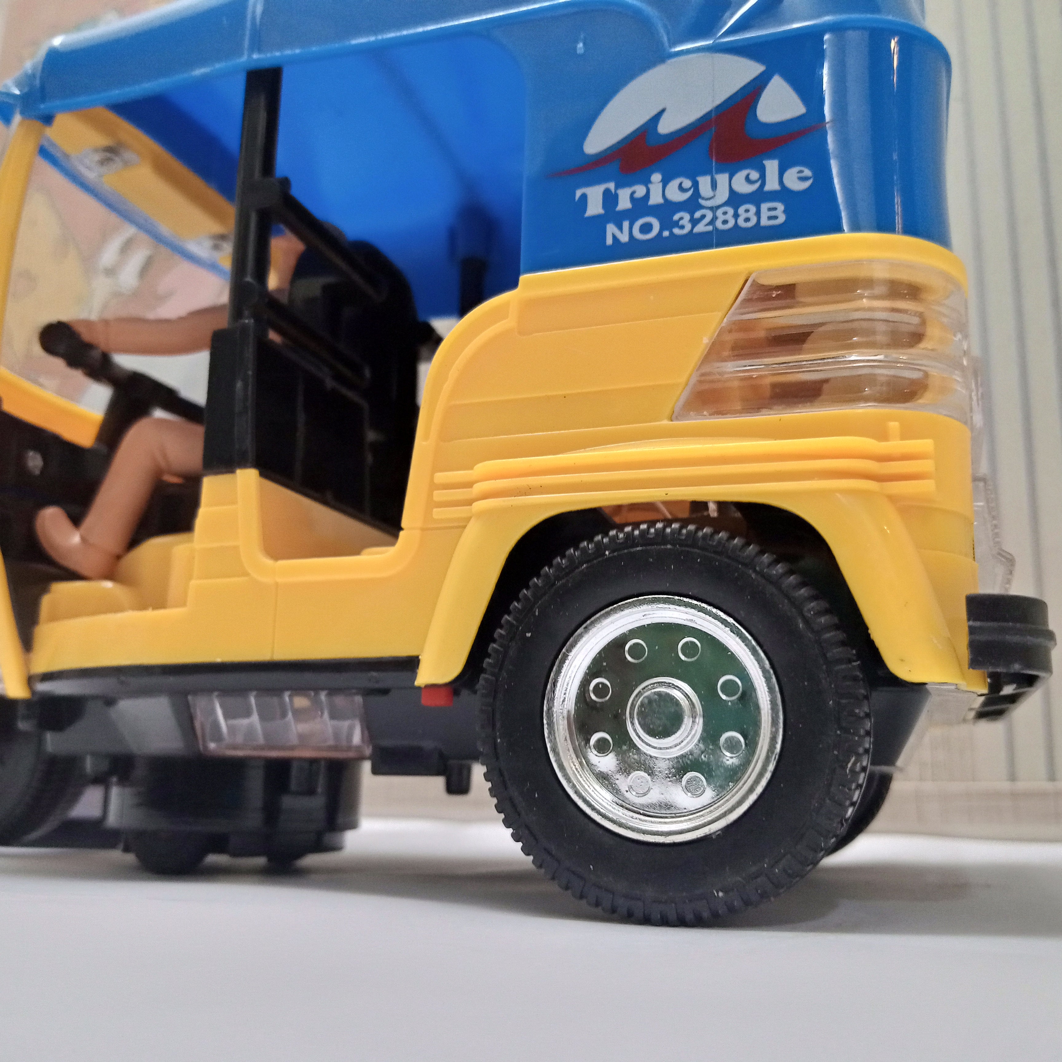 Lahori CNG Auto Rikshaw