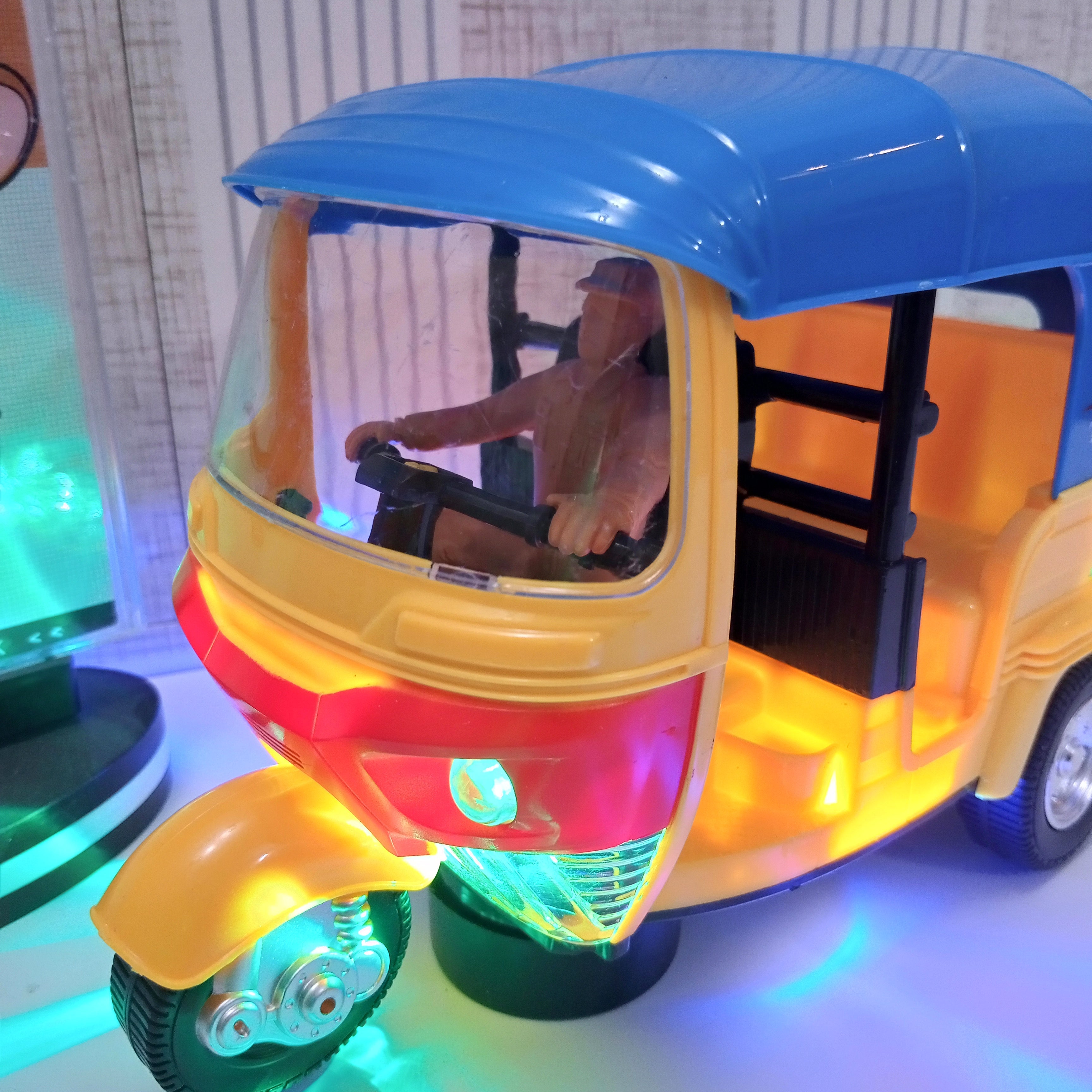 Lahori CNG Auto Rikshaw