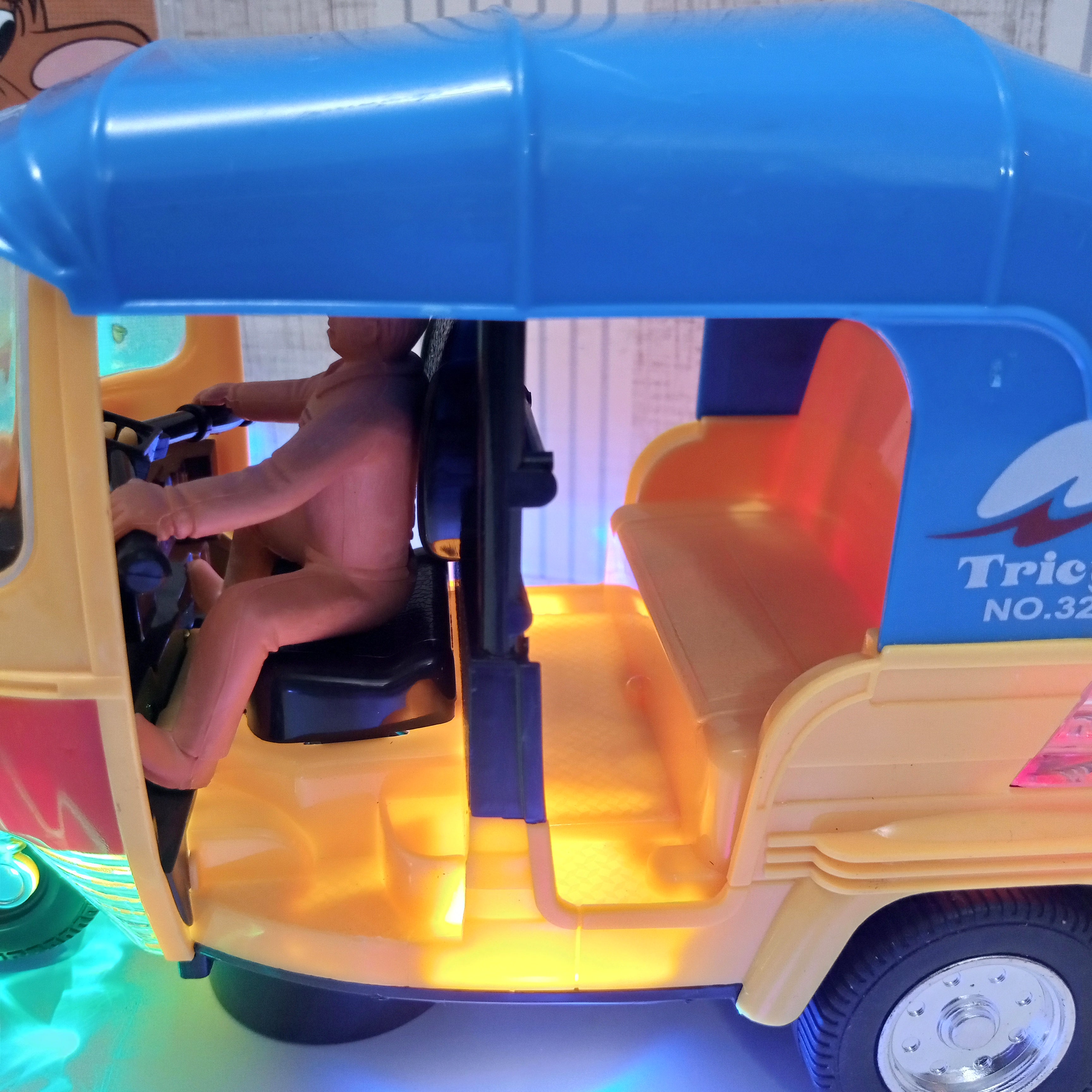 Lahori CNG Auto Rikshaw