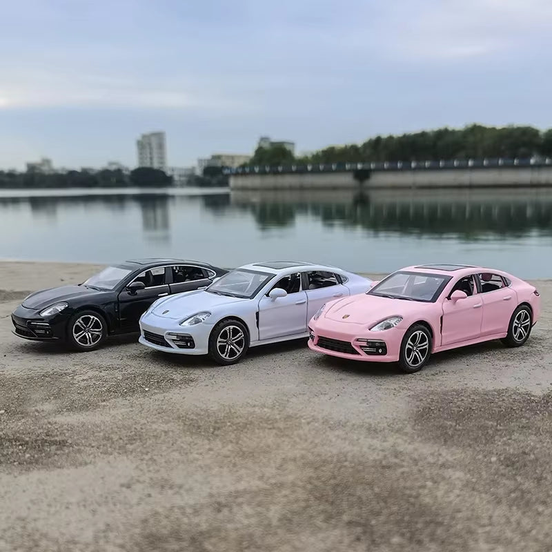 1:24 Diecast Porsche Panamera