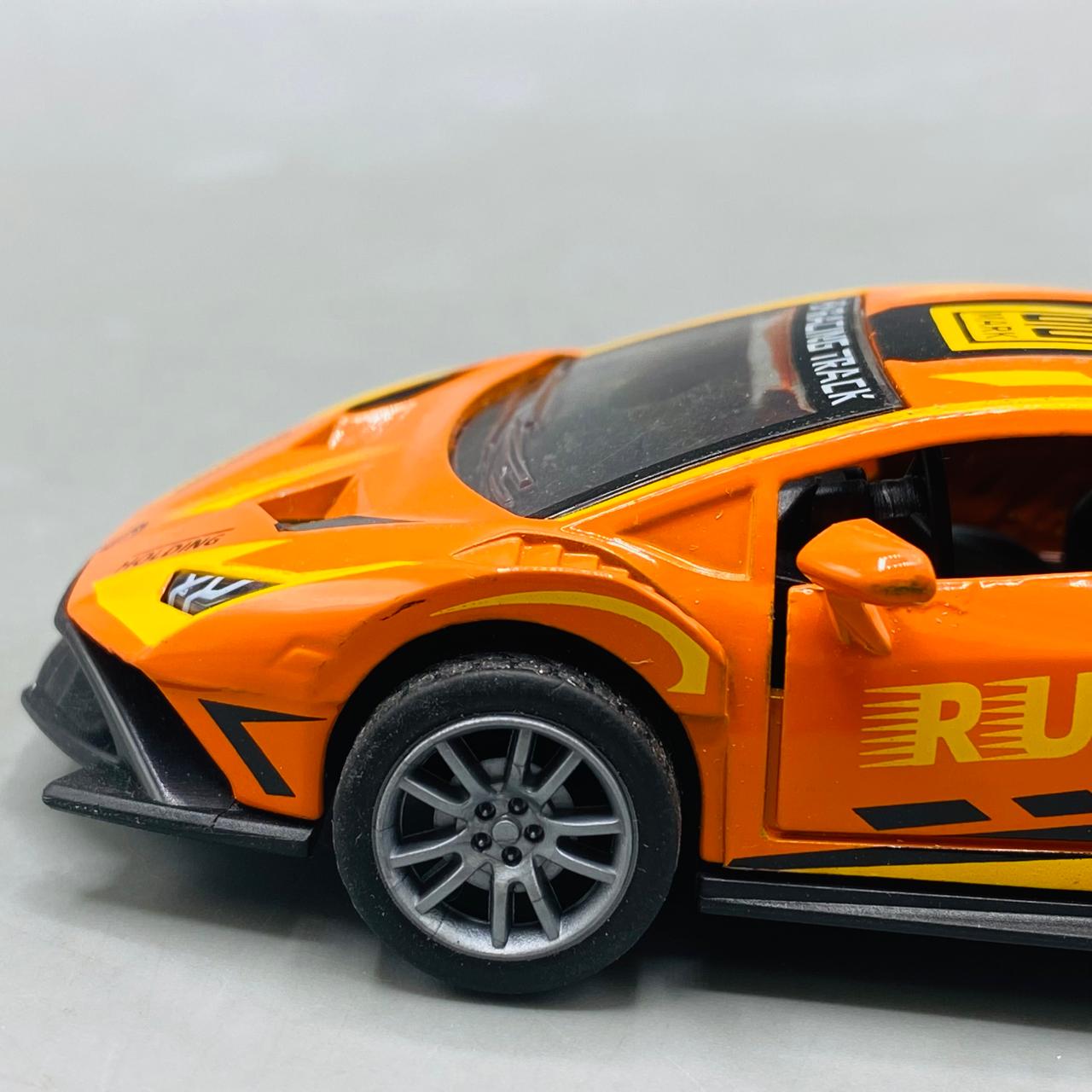Die-Cast Alloy 1:32 Scale Sports car
