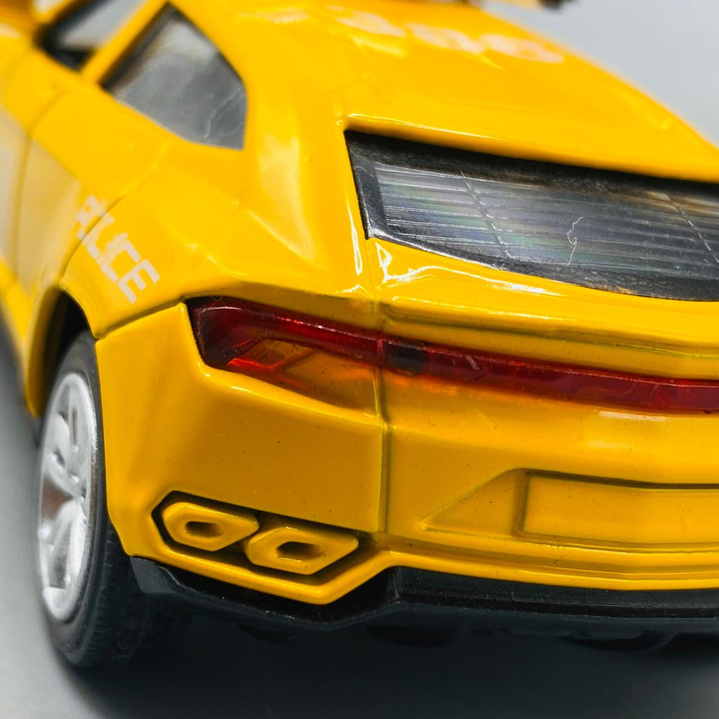 1:32 Scale Die-Cast Yellow Police SUV Sportscar Model