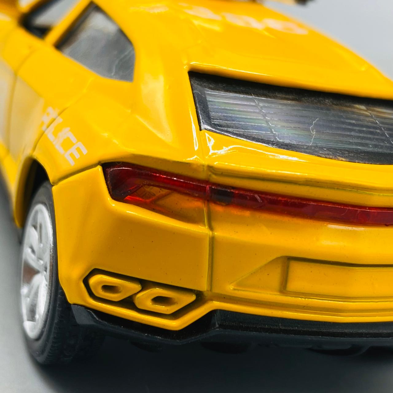 1:32 Scale Die-Cast Yellow Police SUV Sportscar Model
