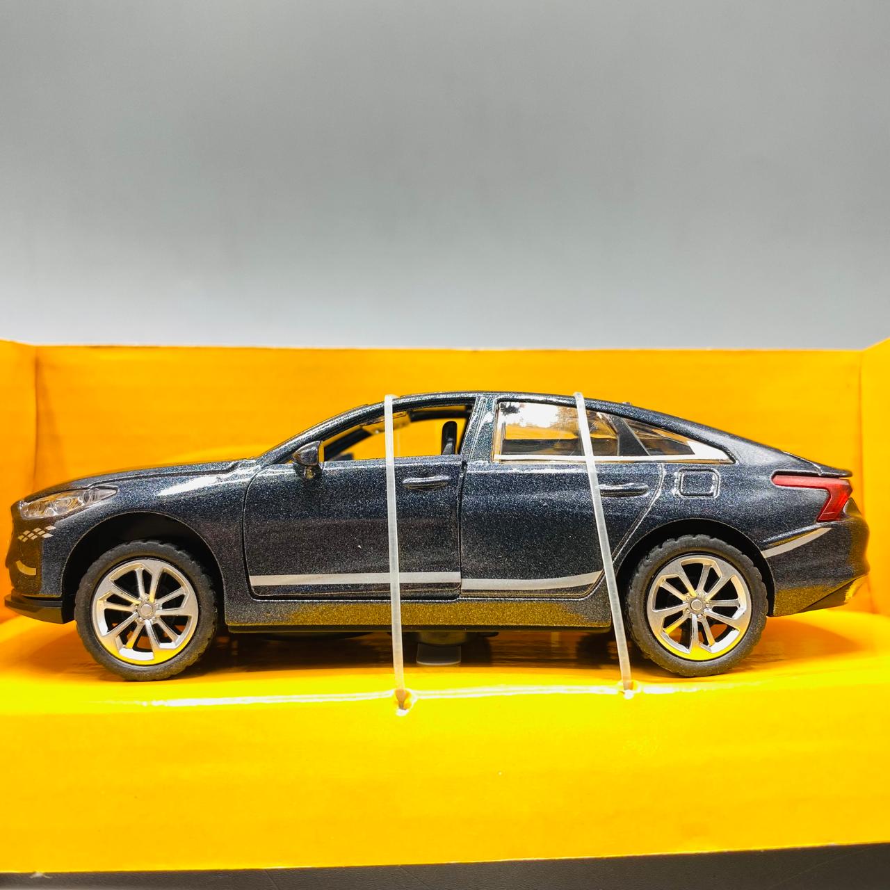 Diecast Hyundai Tucson Model Car | 1:32 Scale | Sound, Lights & Pullback Action
