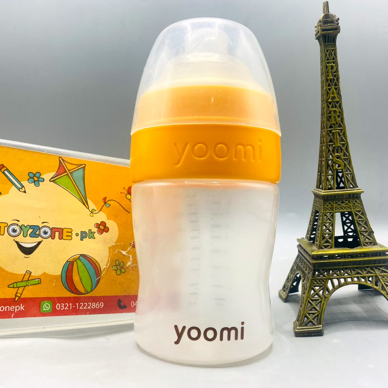 Yoomi Self-Warming Baby Bottle System (8 oz/240 ml) - Anti-Colic Nipple