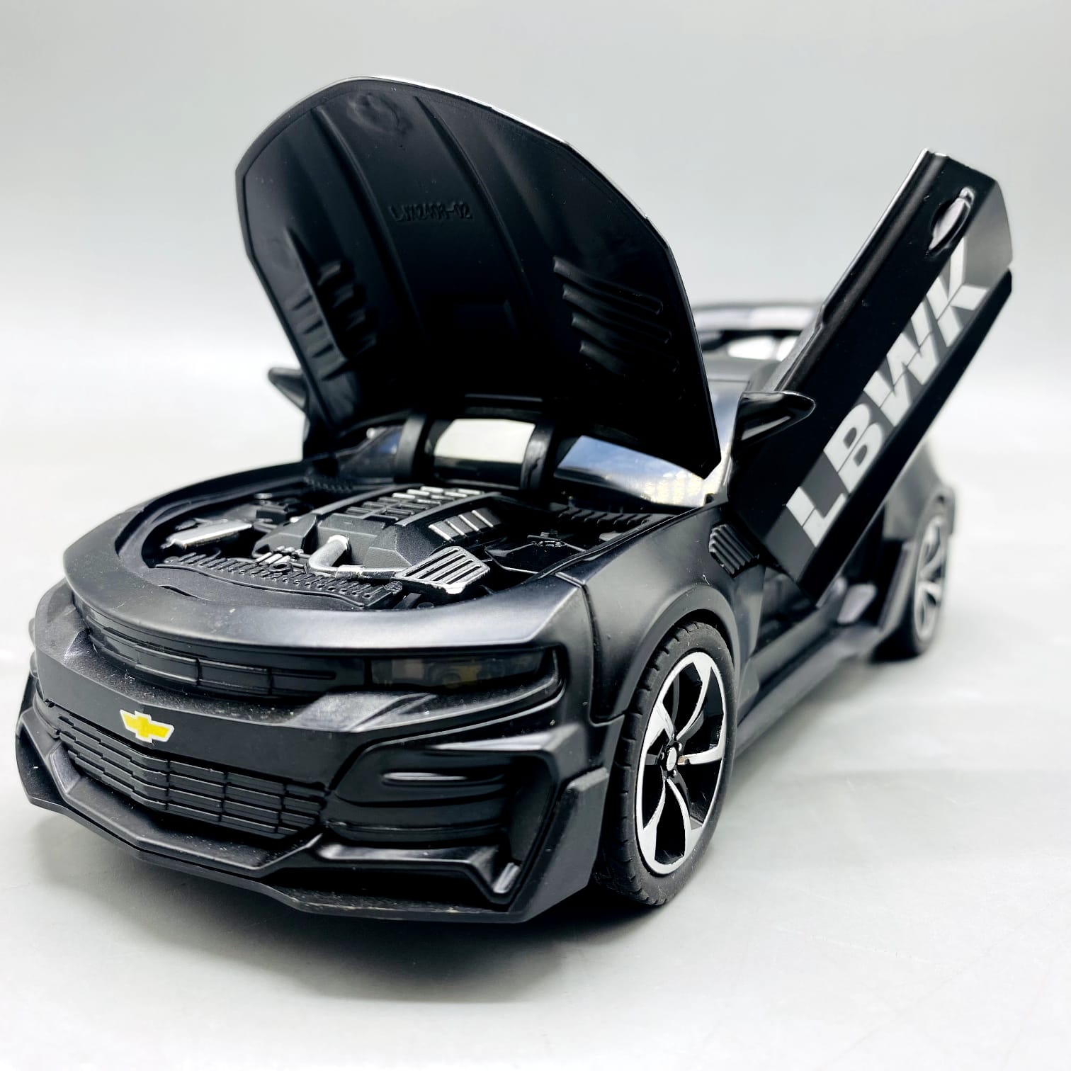 1:24 Diecast Chevrolet Camaro With Light Sound and Smoke