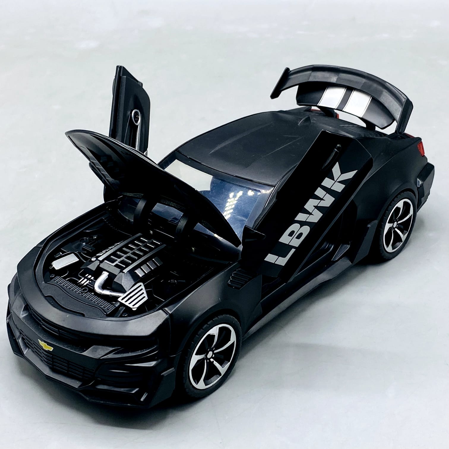1:24 Diecast Chevrolet Camaro With Light Sound and Smoke