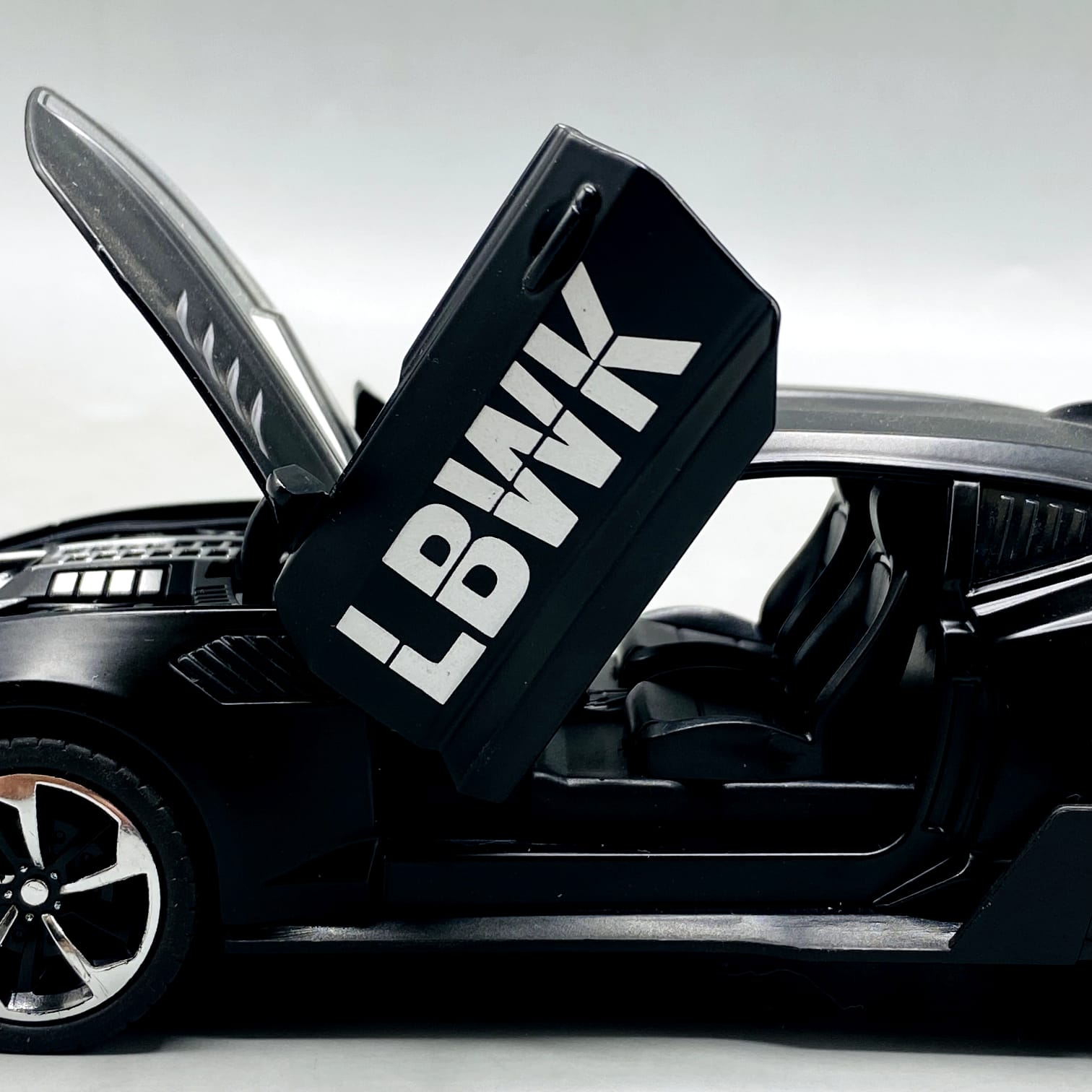 1:24 Diecast Chevrolet Camaro With Light Sound and Smoke