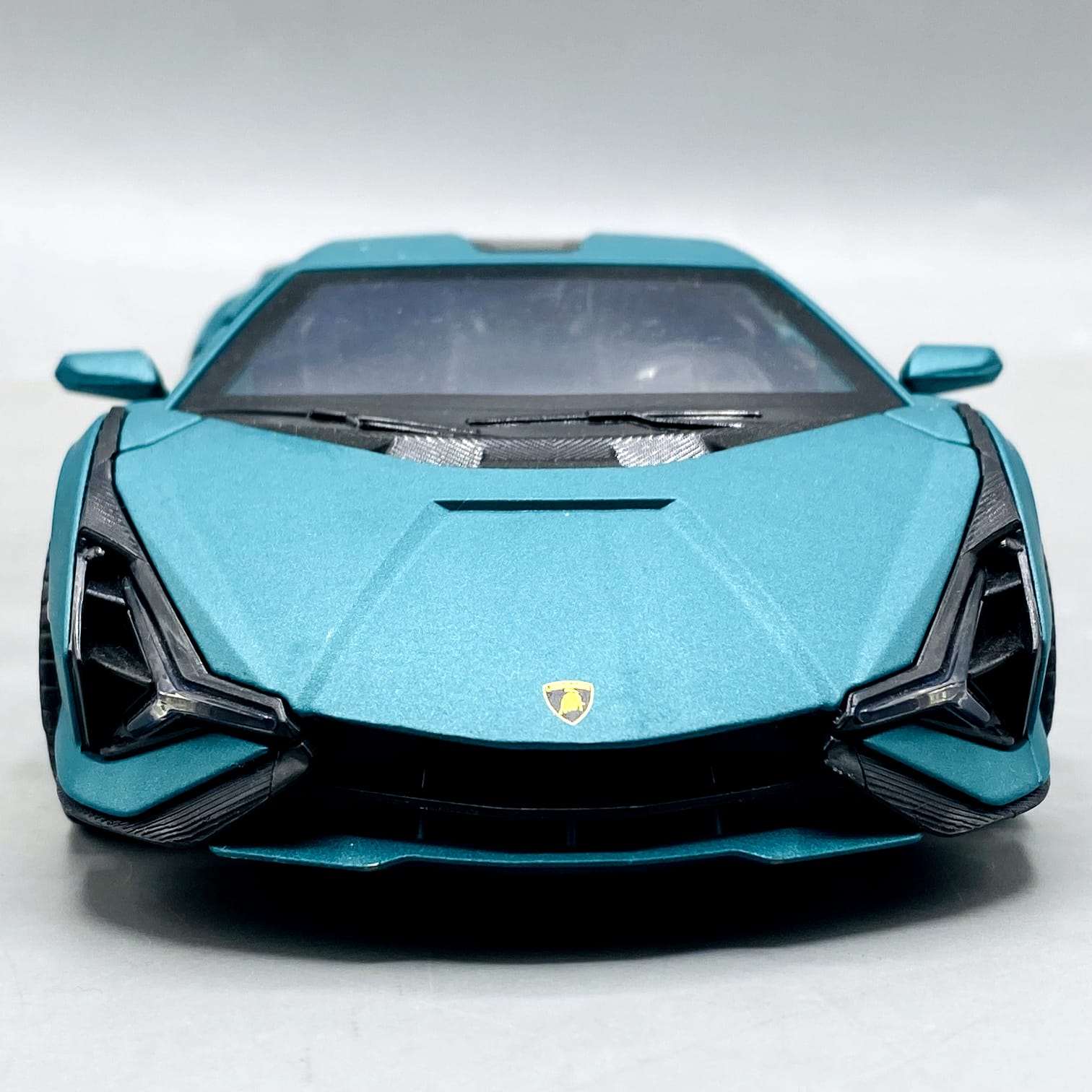 1:24 Diecast Lamborghini Siyan With Light, Sound, and Smoke