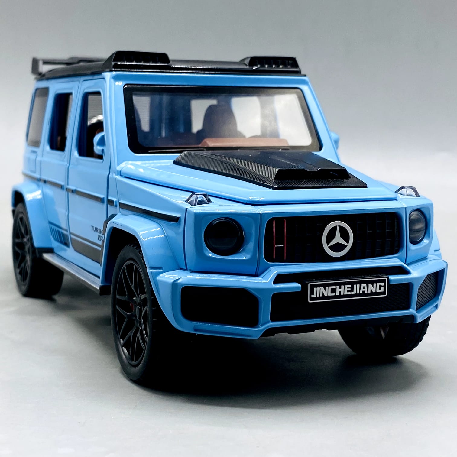 1:24 Diecast Mercedes Benz G800 With Light Sound and Smoke