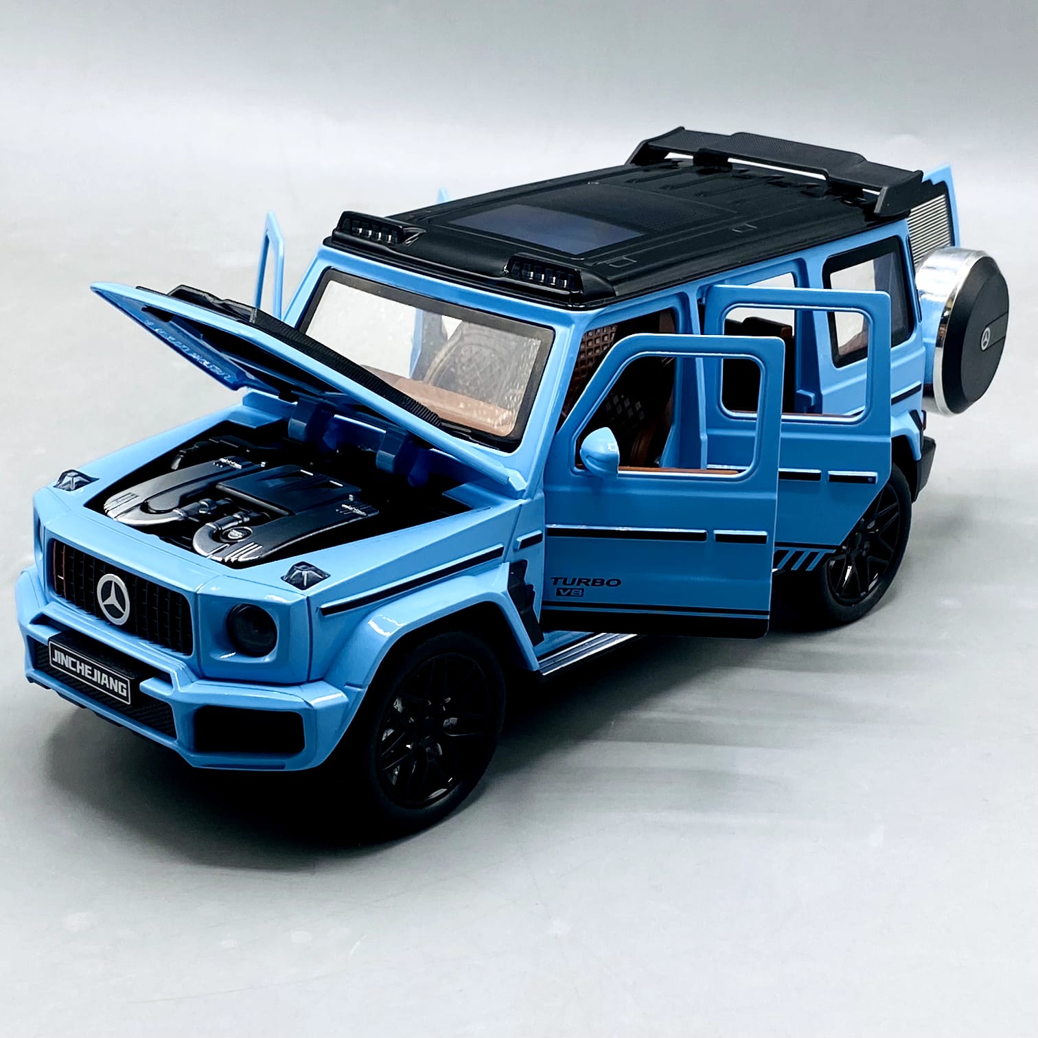 1:24 Diecast Mercedes Benz G800 With Light Sound and Smoke