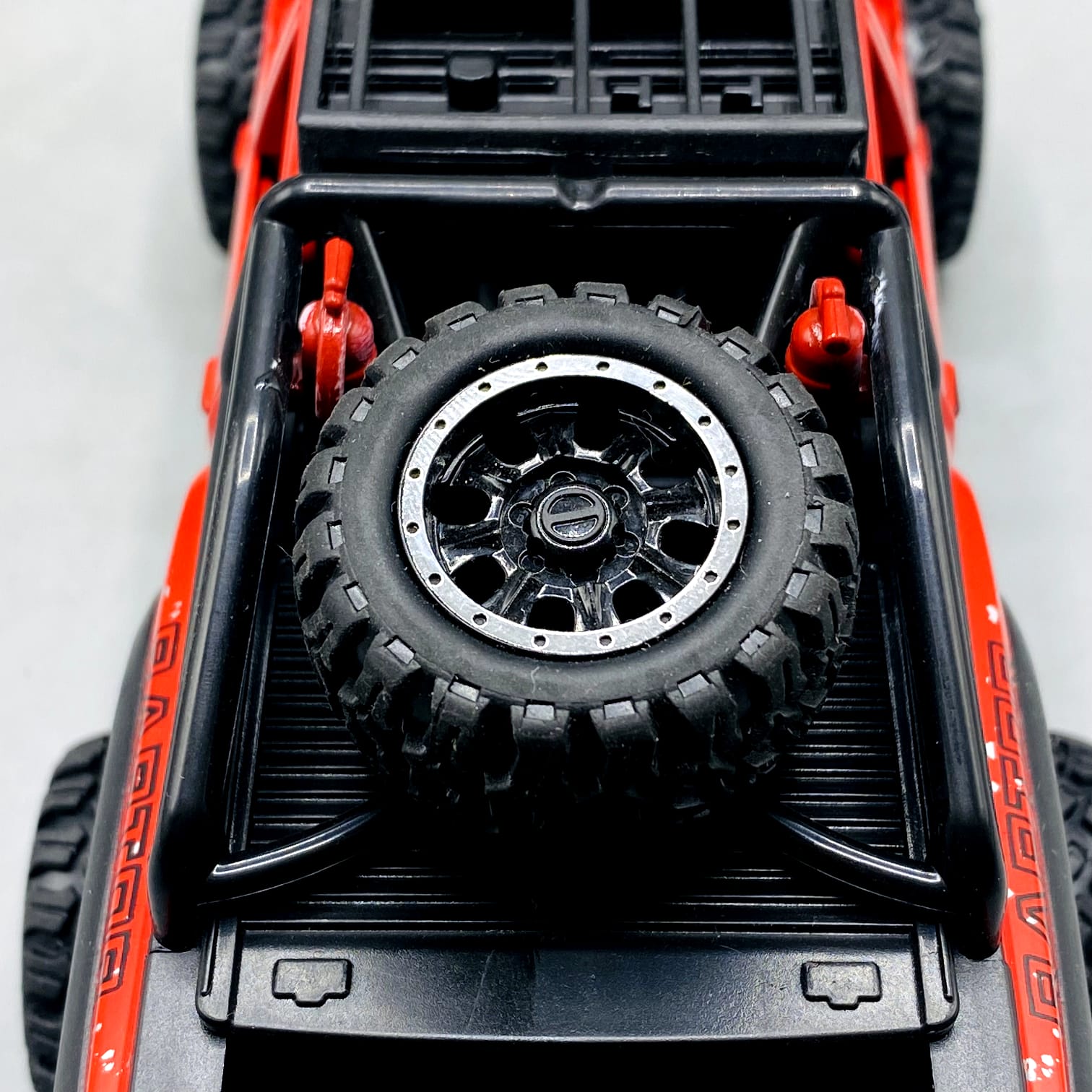 1:24 Diecast Ford Raptor With Light Sound and Smoke
