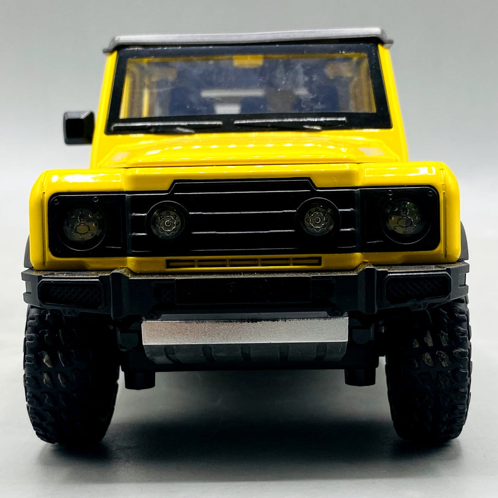 1:24 Diecast Grenadier Jeep With Light Sound and Smoke