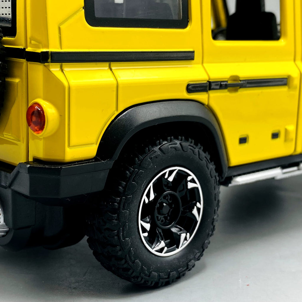 1:24 Diecast Grenadier Jeep With Light Sound and Smoke