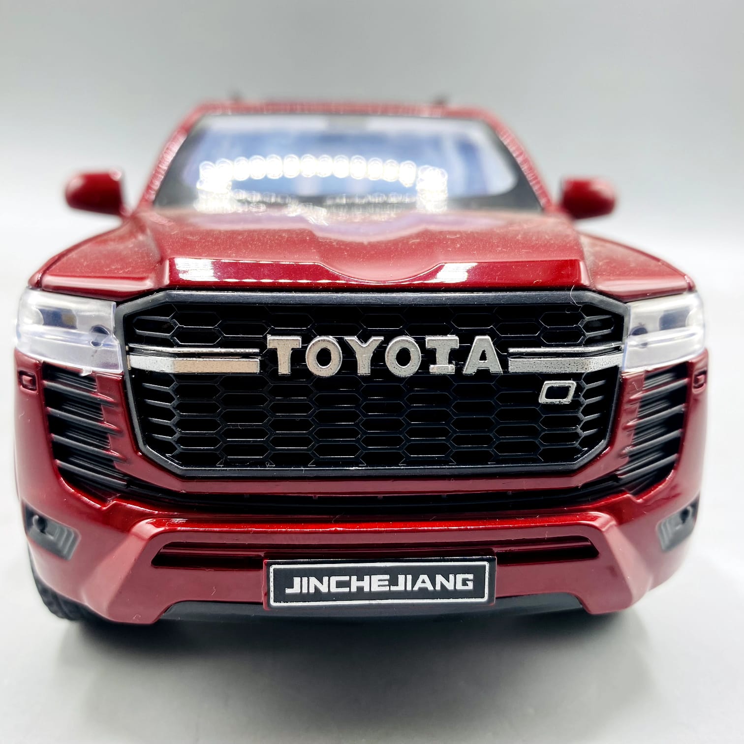 1:24 Diecast Toyota Land Cruiser LC300 With Light and Sound
